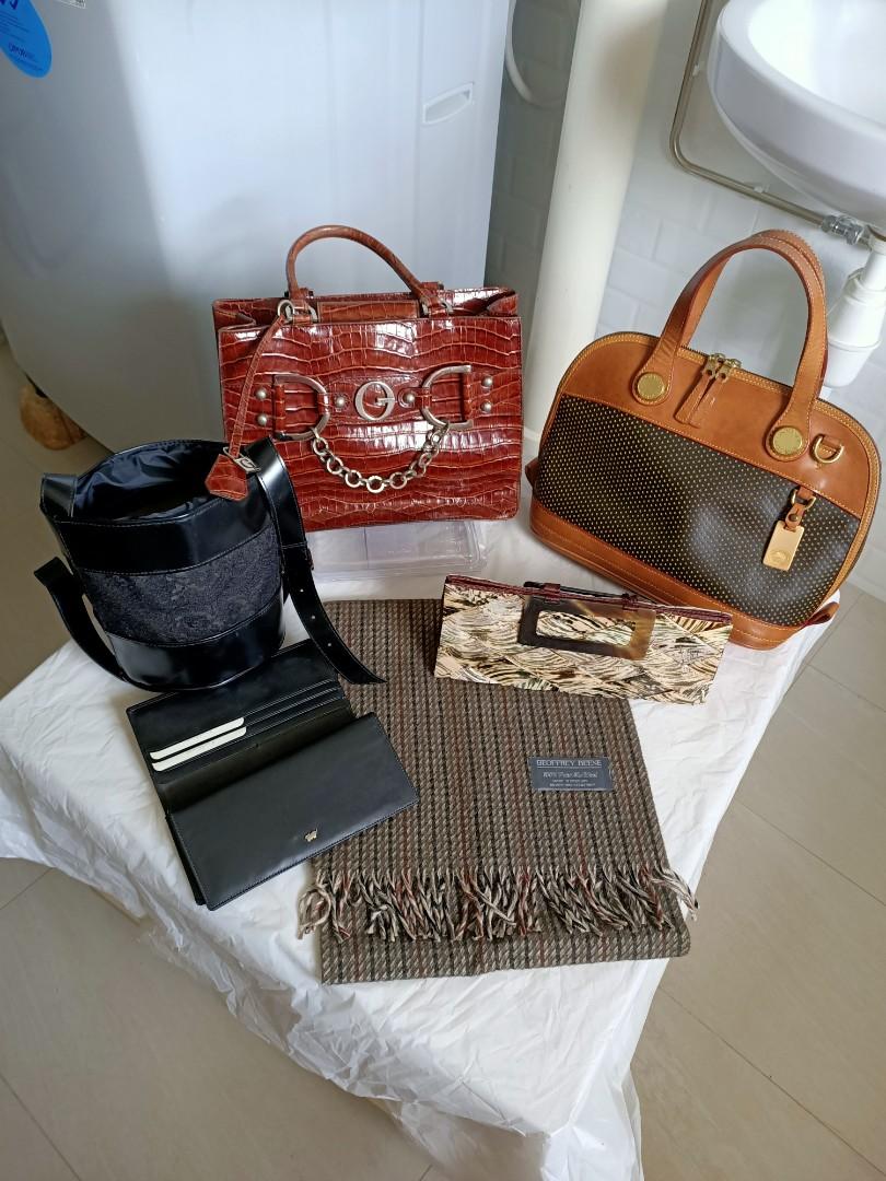Leather Braun Buffel wallet Guess bag Dooney Bourke handbag Geoffrey Beene wool scarf 50 300