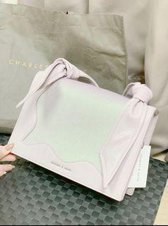 CHARLES &KEITH貝殼光粉紫緞帶包