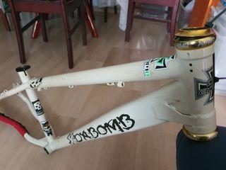 Da Bomb DJ frame