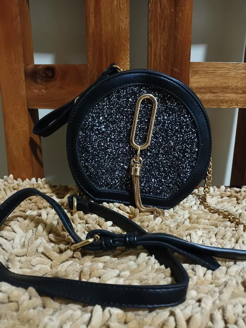 Dusto Sling Bag coded, Women's Fashion, Bags & Wallets, Crossbody Bags