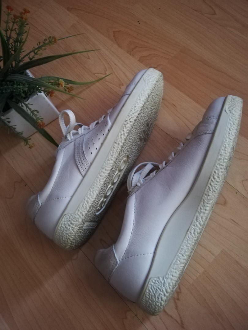 ecco white sneakers womens