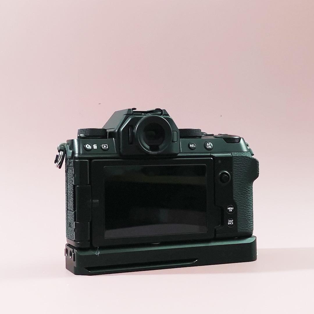Fujifilm XS10 26mp APSC Camera Body with IBIS, Photography, Cameras on