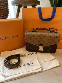 💯Louis Vuitton Pochette Metis Monogram Black/Red - LIMITED EDITION,  Luxury, Bags & Wallets on Carousell
