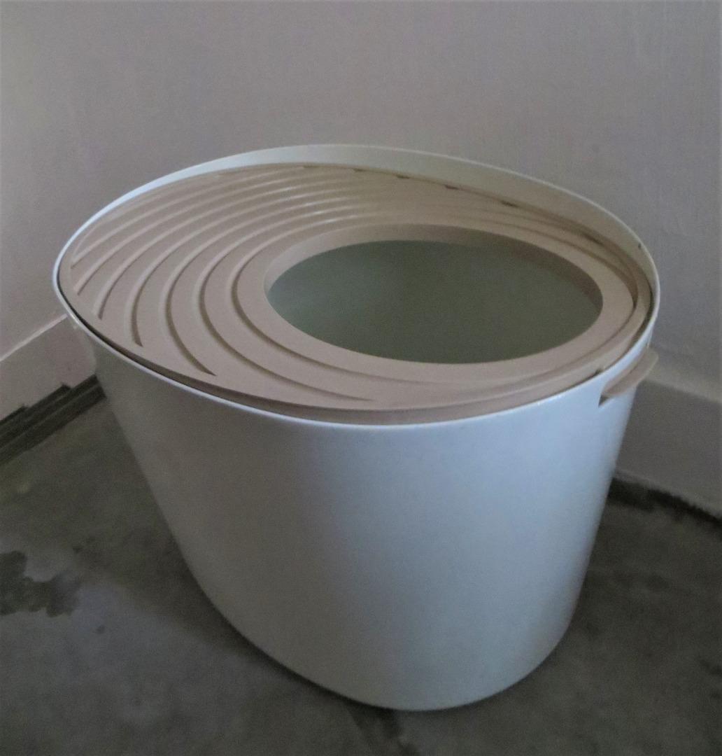 IRIS TOPENTRY CAT LITTER BOX MADE IN KOREA, Pet Supplies, Homes