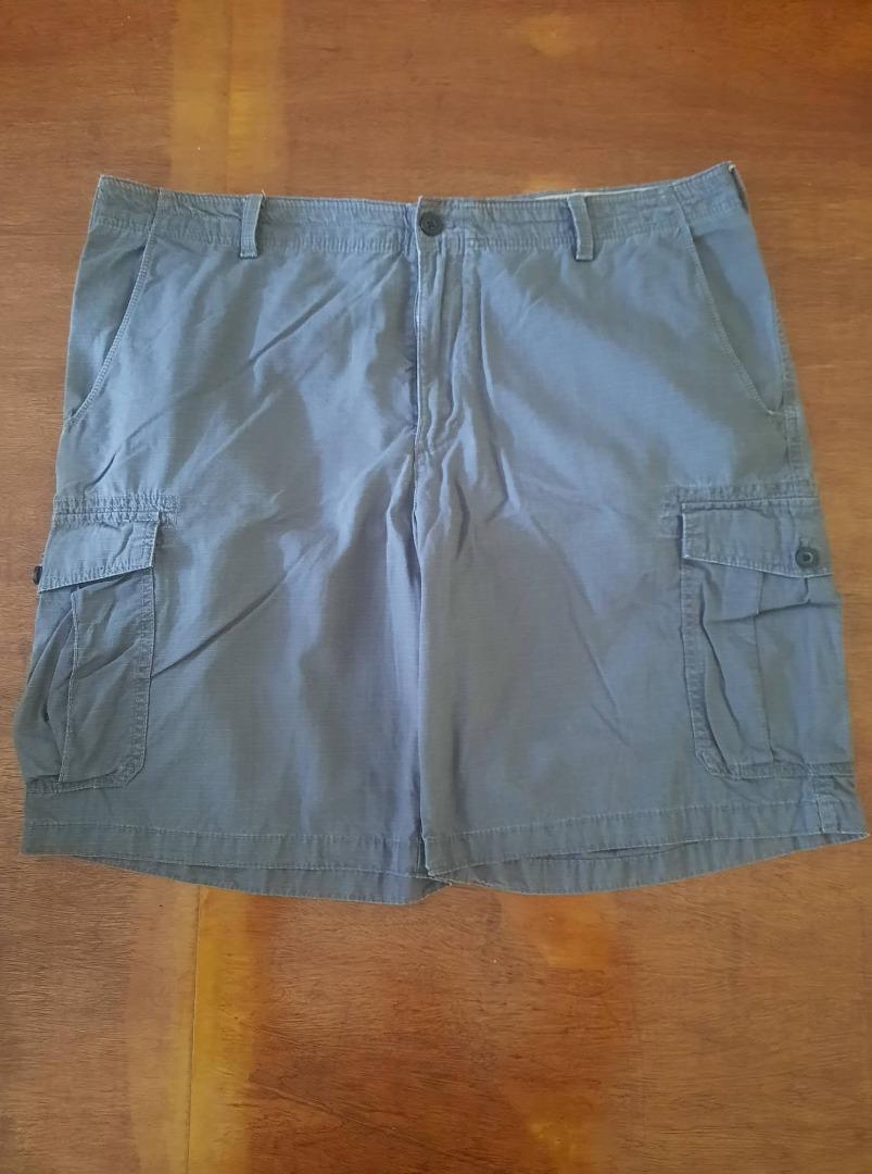 Izod cargo shorts hot sale