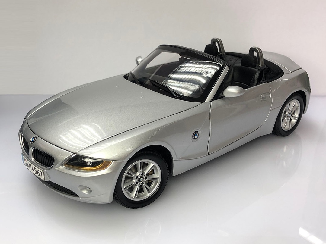 値段かえます^_^BMW Z4 模型　☆1500台限定モデル☆
