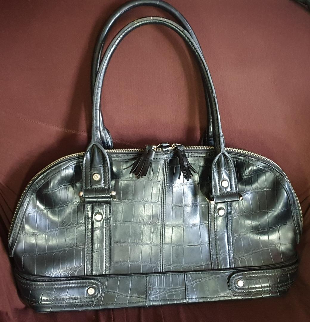 Liz Claiborne Black Leather Shoulder Bag Women s Fashion Bags Wallets Shoulder Bags on Carousell
