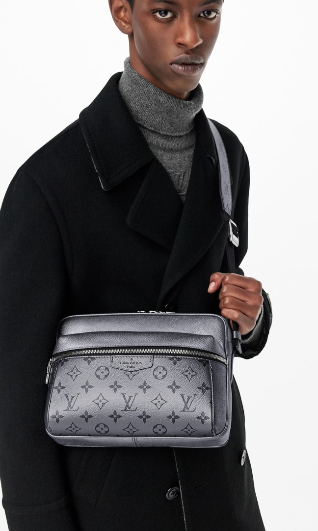 Louis Vuitton Outdoor Messenger - 3 en vente sur 1stDibs