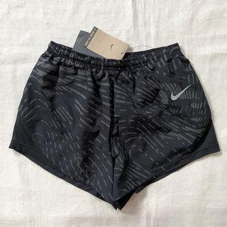 NEW with tags Nike reflective packable training running shorts