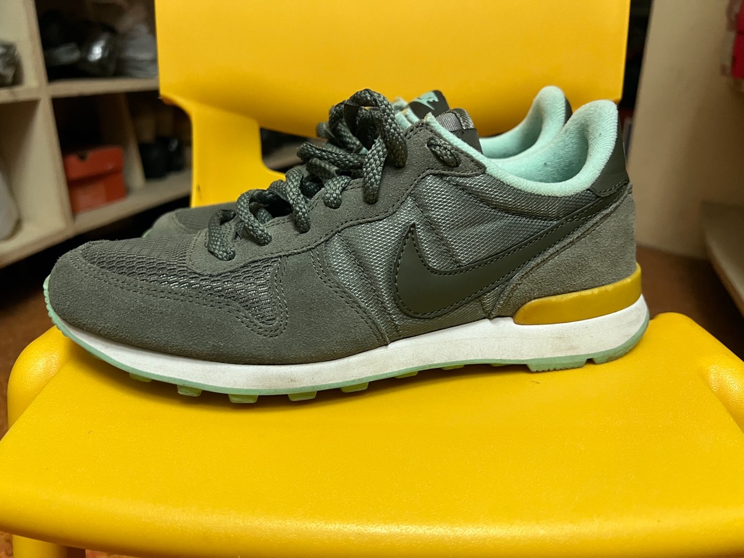 NIKE INTERNATIONALIST 7.5US WOMENS Women s Fashion Footwear