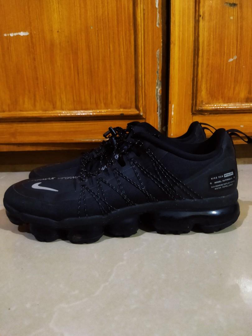 nike vapormax utility black white