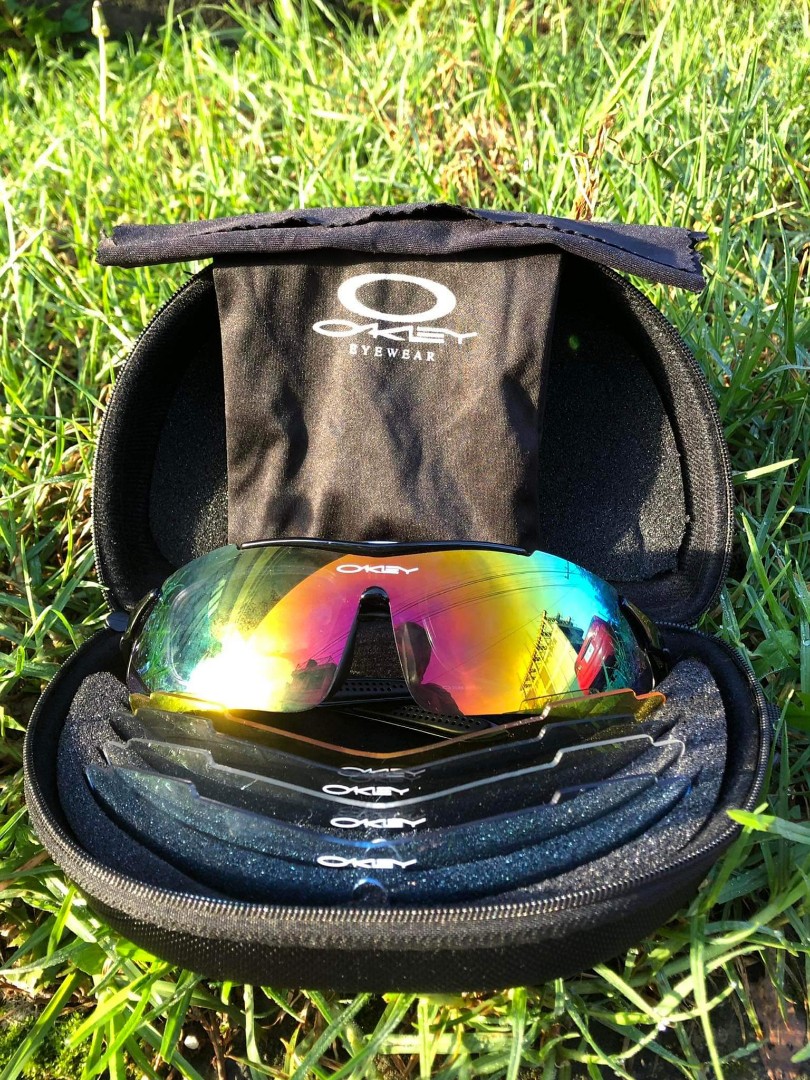Oakley 0089 Sun Glasses with Interchangeable Lens- Good as New. Used twice  only, Men's Fashion, Coats, Jackets and Outerwear on Carousell