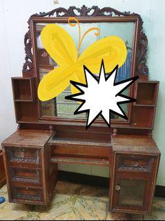 For sale Rush-Old dresser with mirror