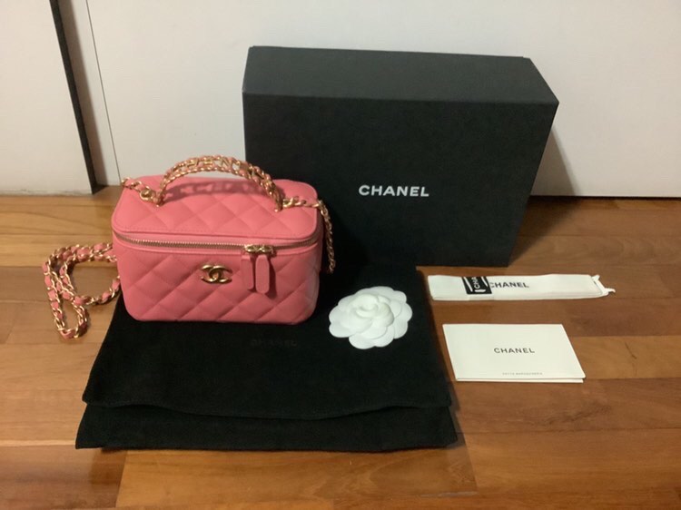 Pretty shop vanity case