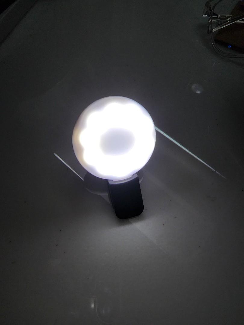 Selfie Light Clip-On Smartphones (Category: Lighting & Studio Equipment) located in Pasig City. Submitted by clothesandthings_ (Listing ID 1186503497, Image 2). Description: .