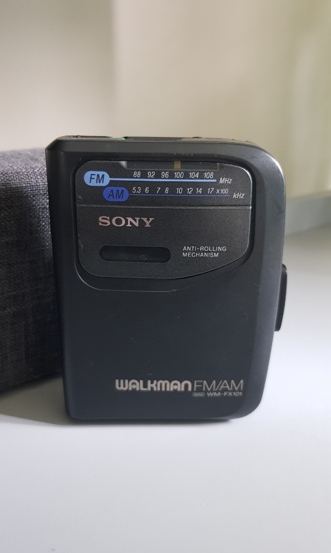 Sony Walkman WMFX101 AM / FM Radio Portable Cassette Tape Player Rare