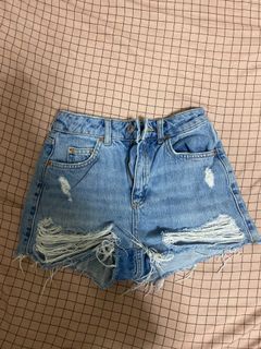 (Category: ) located in . Submitted by qc_declutters (Listing ID 1186571619, Image 1). Description: .