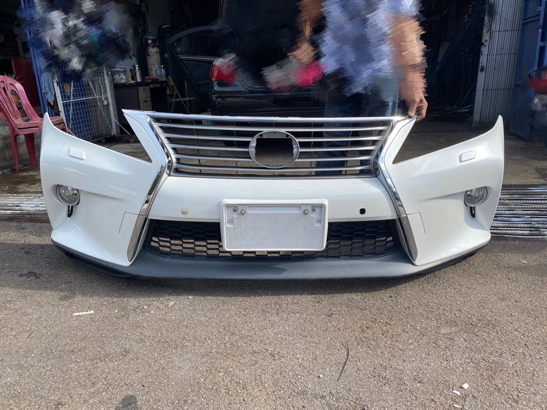Toyota Lexus Front Bumper comes with Grille and Spotlight, Auto
