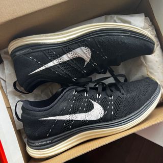 Cute black nike sneakers top