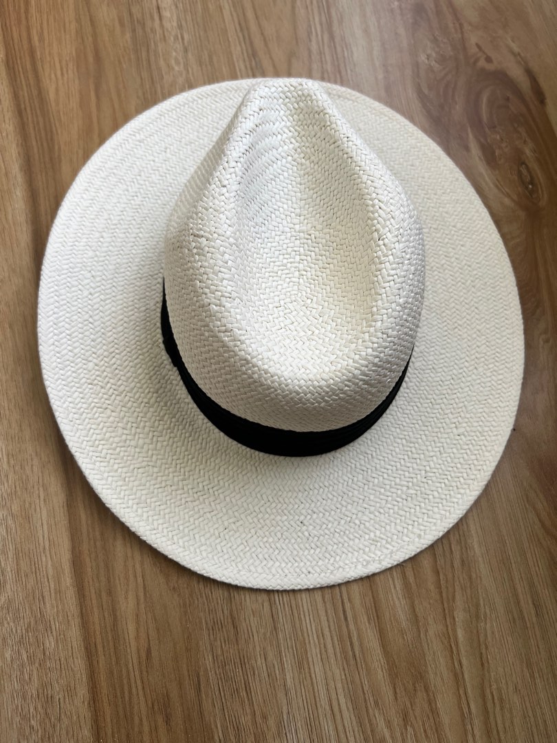 White Zara straw hat, Women's Fashion, Watches & Accessories, Hats & Beanies on Carousell