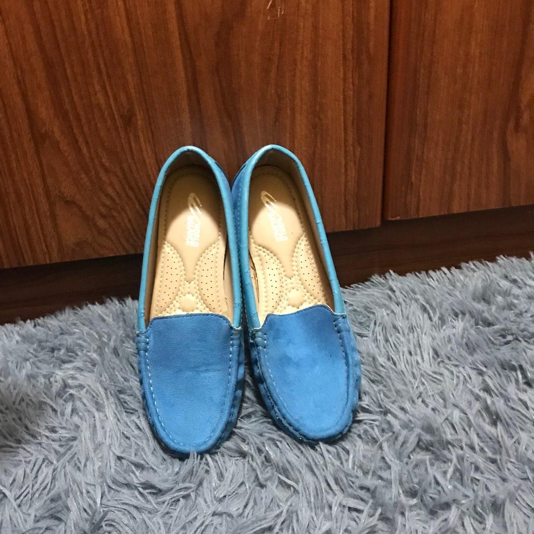 World Balance Flat shoes