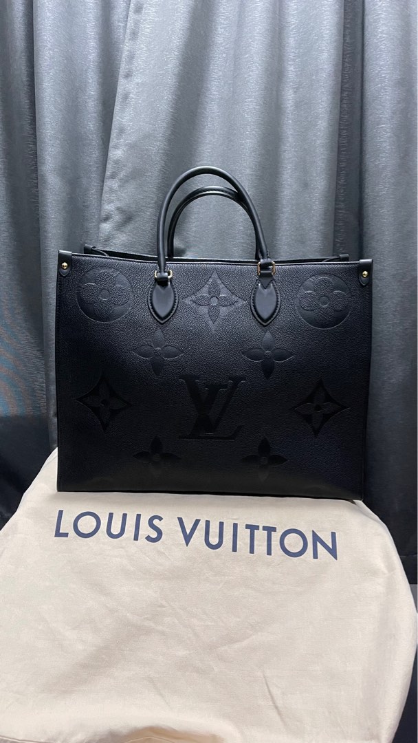 Louis Vuitton ONTHEGO M44925 Tote Bag Black Giant Monogram Leather, Luxury,  Bags & Wallets on Carousell