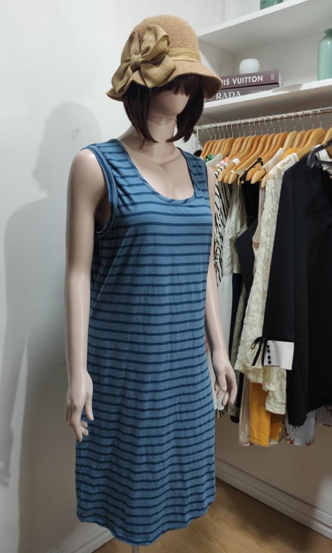 Simply styled dress discount