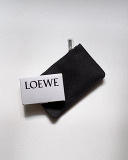 Loewe mini perfume pouch set ( GOOD FOR GIFT )