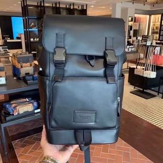 (Category: ) located in . Submitted by luxcloset.shop (Listing ID 1186664649, Image 1). Description: .