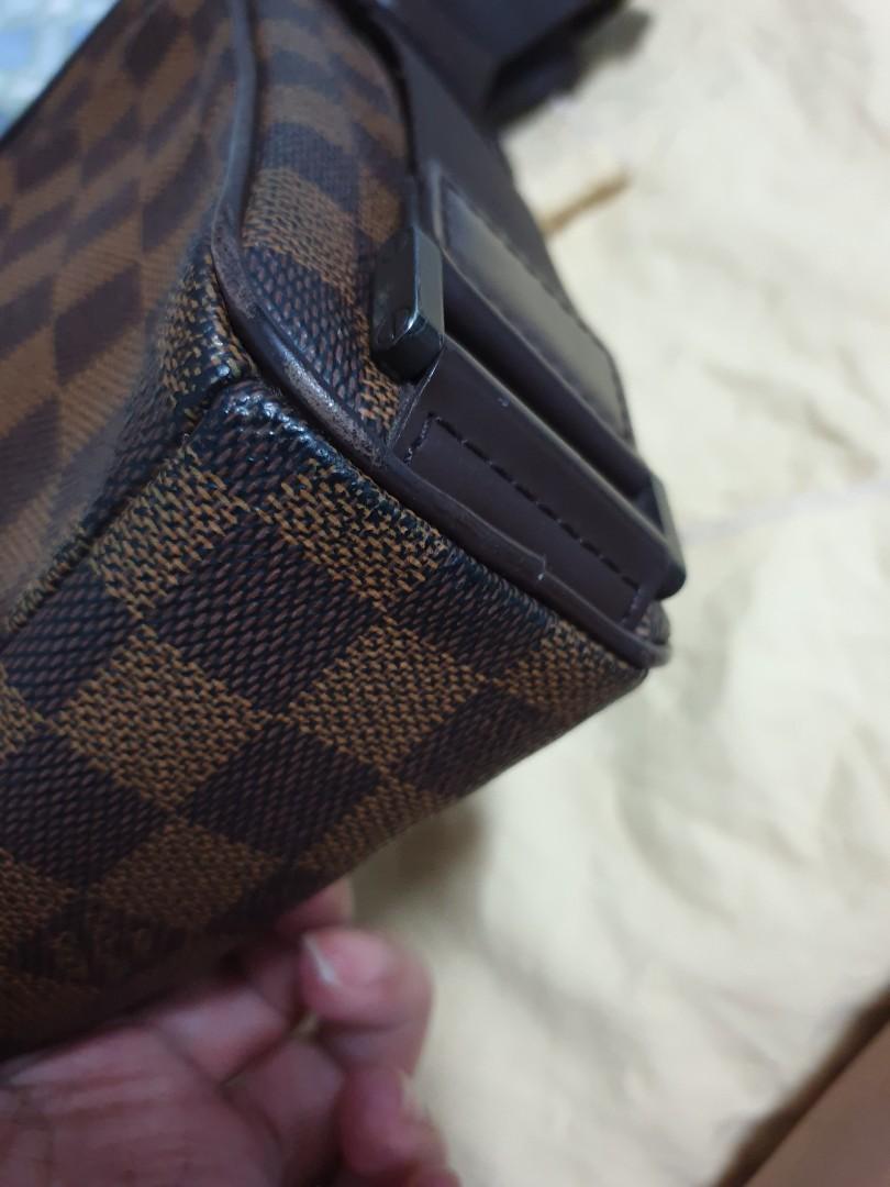 Authentic Louis Vuitton Olav PM damier ebene (Category: Luxury Bags & Wallets) located in Rosales. Submitted by k.dee (Listing ID 1186717567, Image 3). Description: has obvious sign of usage and cracks.