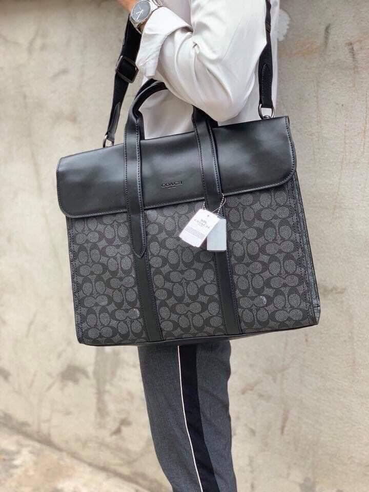 COACH Metroplitan Briefcase (For mens) (Category: Briefcases) located in San Fernando. Submitted by bagsetal (Listing ID 1186780966, Image 2). Description: Coach Metropolitan Briefcase 39775 Model: 39775 Size: 40×7×31CM Complete inclusion: ✅ Paper Bag ✅ Dustbag ✅ Care card We are open for resellers with minimum purchase. ❤️ ✔️ Yes to dropshipping .