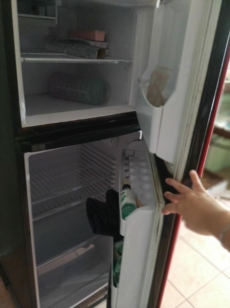 Condura Refrigerator (Freon damaged), TV & Home Appliances, Kitchen
