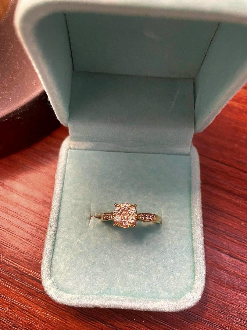 How much is 18k diamond ring worth hotsell