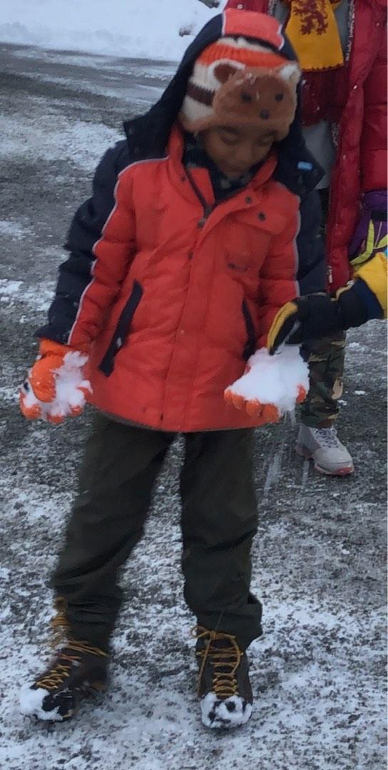 Down jacket (Category: Hiking & Camping) located in Singapore. Submitted by venus8986 (Listing ID 1186711444, Image 7). Description: Down 80%, good for winter in norway, used when my boy was 10. Measurements of jacket as shown. Has stains also as shown. No tears. Hood detachable Collect Orchard or Bishan mrt on weekdays, clementi on weekends. Other mrt locations can be discussed.