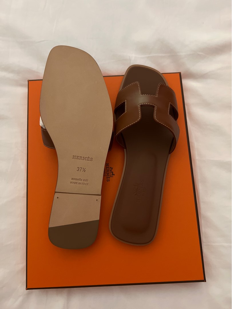 Hermes Oran Sandals 39 Rouge H, Women's Fashion, Footwear, Sandals on  Carousell