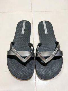 Ipanema Black Sandals Size 6