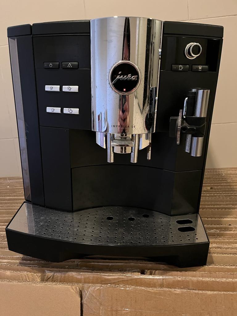 Jura Impressa Xs9 Classic Coffee Maker, TV & Home Appliances, Kitchen