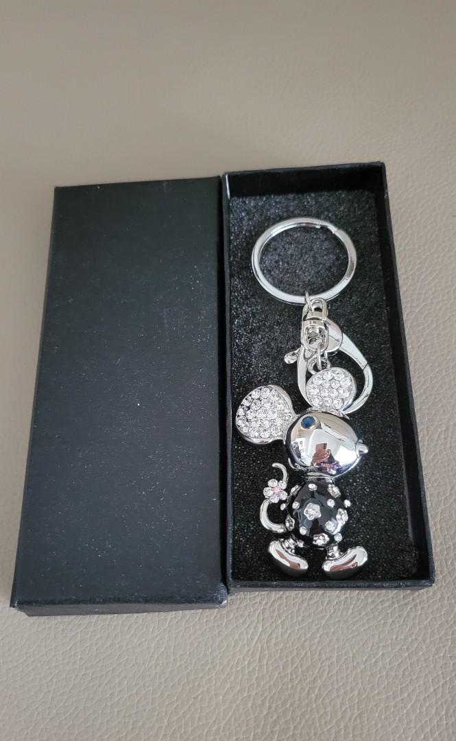 Key ring （分類：飾物及配件）位於 Hong Kong。 由 kityuk912 提交（商品編號 1186667404，圖片 1）。簡介： 水晶公仔鎖匙扣，非常精緻又好靚嘅吊飾👍Crystal key ring。