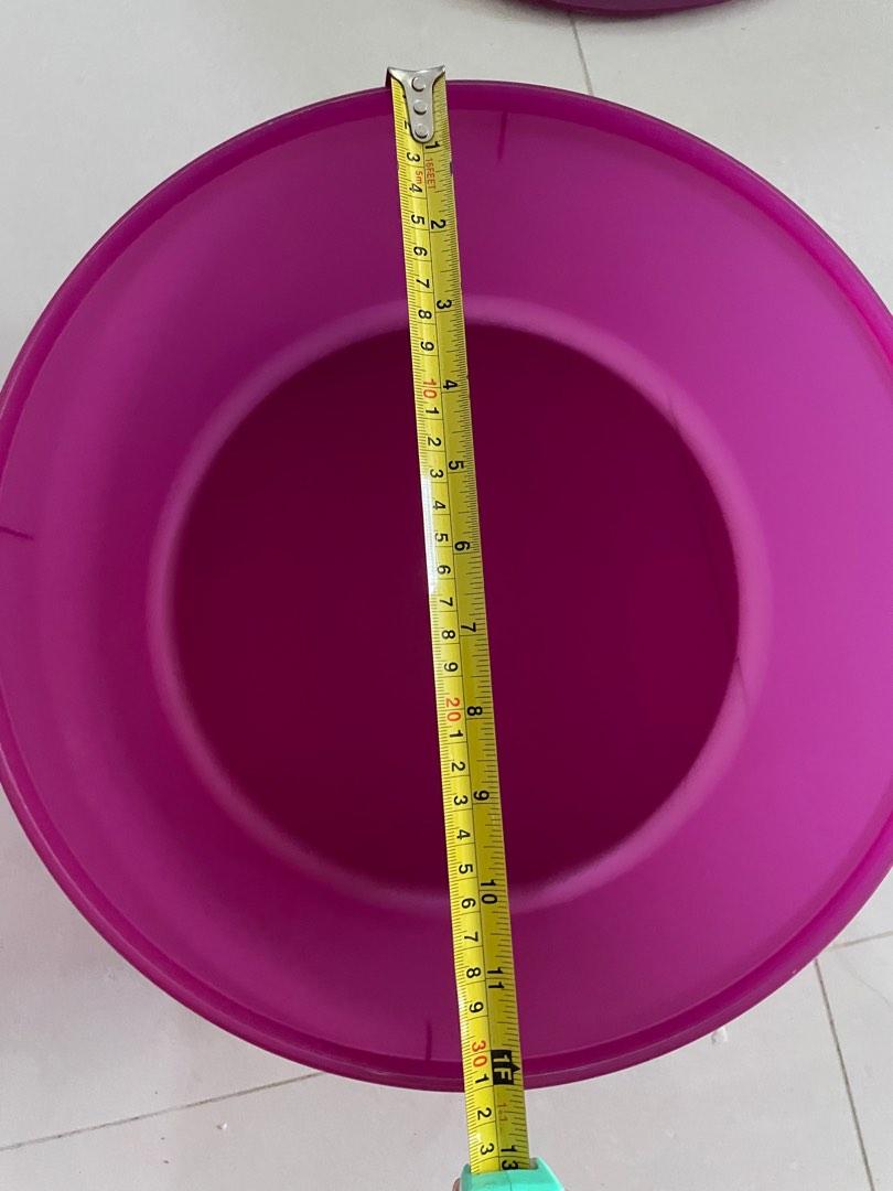 Large Tupperware container, Furniture & Home Living, Kitchenware