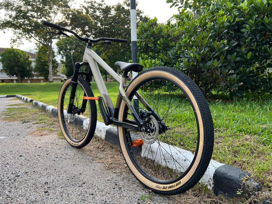 Polygon trid best sale dirt jumper