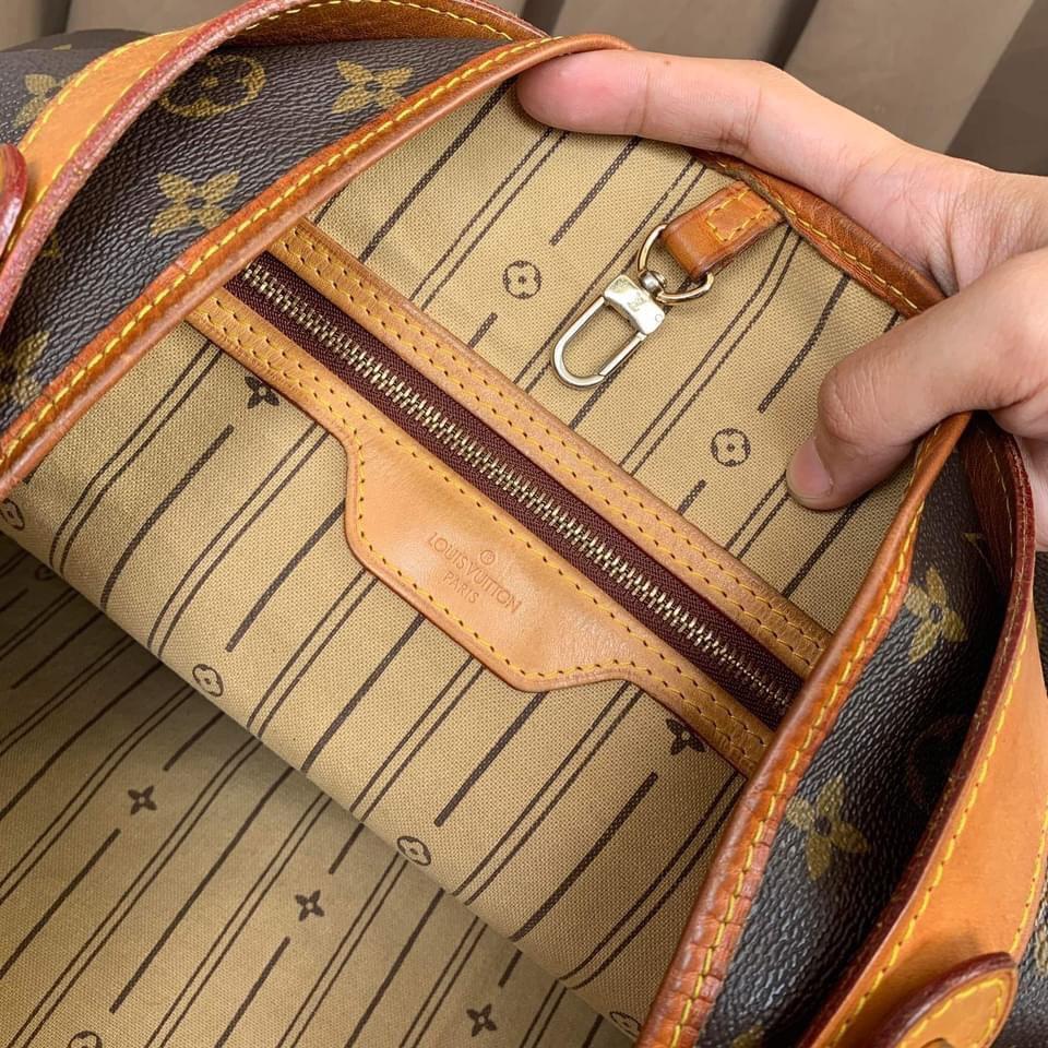 Sold at Auction: Louis Vuitton, Louis Vuitton Delightful GM Shoulder Bag