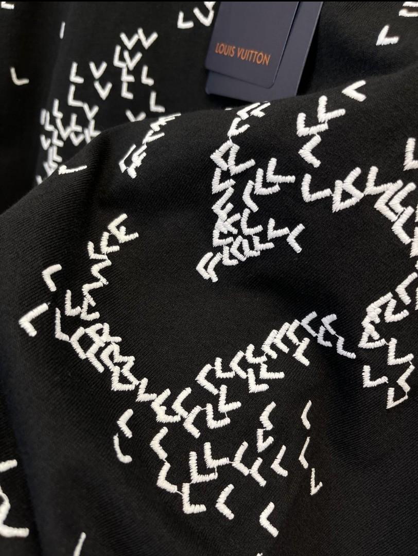 30年老店現貨LOUIS VUITTON LV SPREAD EMBROIDERY T-SHIRT 刺繡T恤短袖黑色1AA53Y M號LV