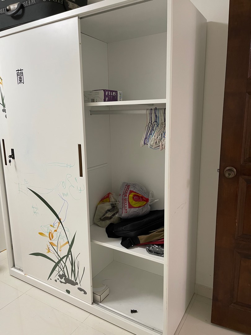 Metal wardrobe for sale at S30 only!!! Self dismantle and assemble