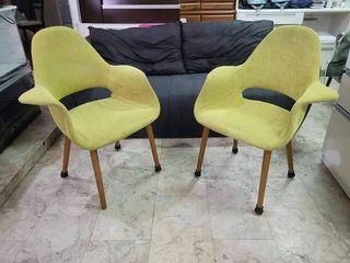 Mid-Century Modern Dining Chair
✅Solid wood legs
✅Fabric upholstery 
✅In very good condition
✅Japan furniture
✅On hand, ready to deliver