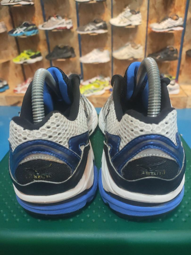 Mizuno Inspire 8 Men s Fashion Footwear Sneakers on Carousell