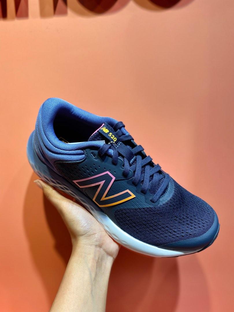 New balance 520, Fesyen Wanita, Sepatu di Carousell