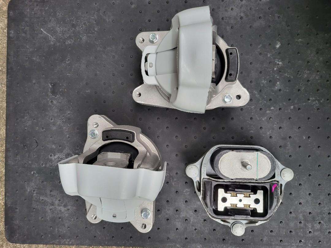 Porsche Macan Geniune Brand new Engine and Gearbox mounting complete