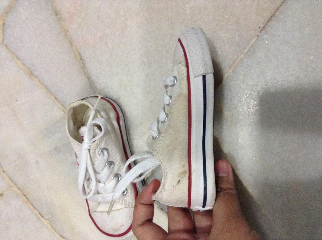 PRELOVED CONVERSE SHOES IN WHITE (kids), Babies & Kids, Babies & Kids  Fashion on Carousell