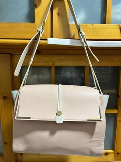 （分類：）位於 。 由 leirora888 提交（商品編號 1186761927，圖片 1）。簡介： 。