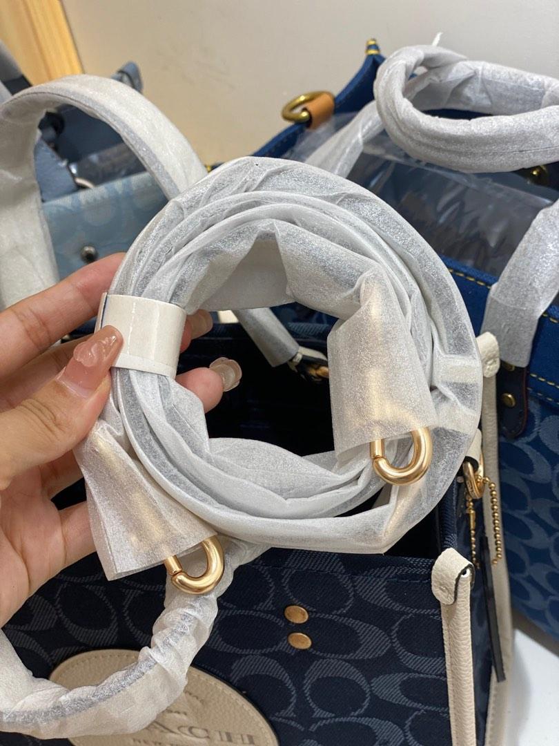 (Real shot) Coach Dempsey Tote 22 Denim, Women's Fashion, Bags